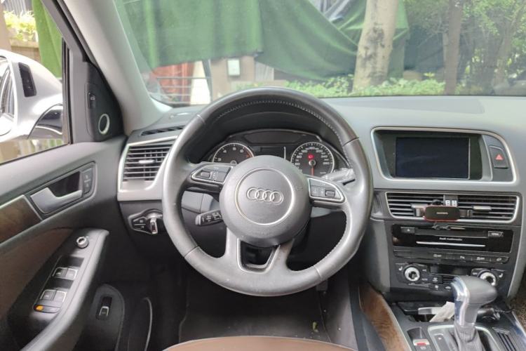 Used Audi Q5 2016 40 TFSI Comfort Model Steering Wheel