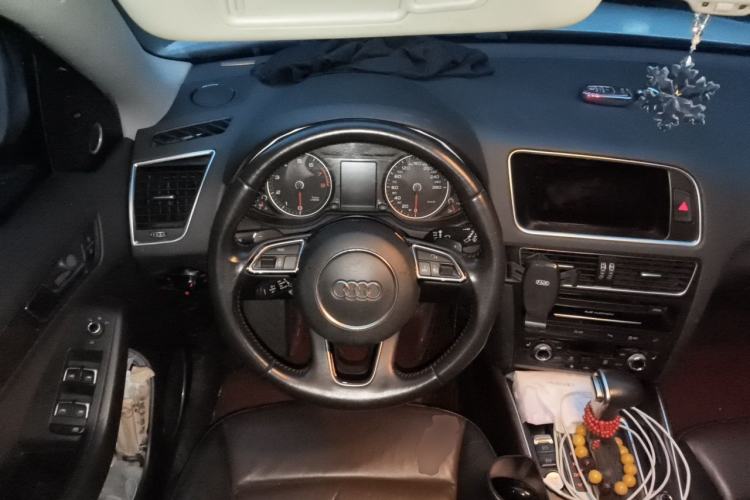 Used Audi Q5 2016 40 TFSI Comfort Model Steering Wheel
