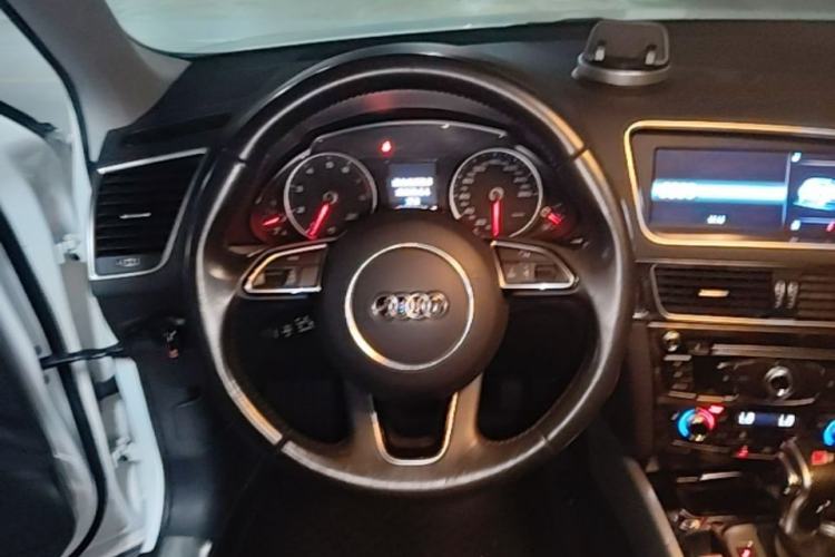 Used Audi Q5 2016 40 TFSI Technology Edition Steering Wheel
