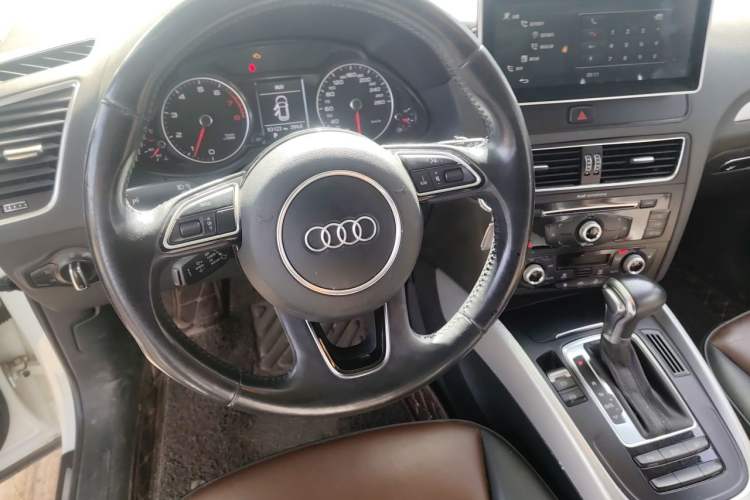 Used Audi Q5 2016 40 TFSI Technology Edition Steering Wheel