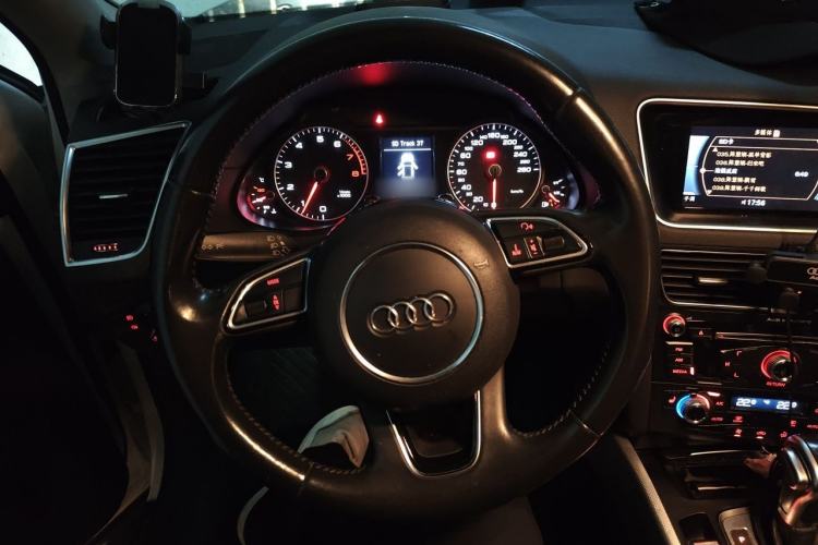 Used Audi Q5 2016 40 TFSI Technology Edition Steering Wheel