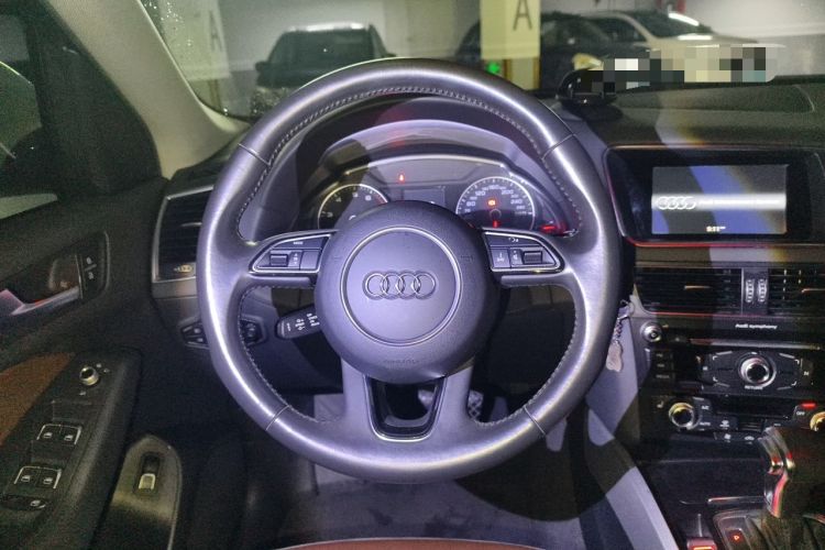 Used Audi Q5 2016 40 TFSI Technology Edition Steering Wheel