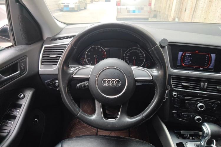 Used Audi Q5 2016 40 TFSI Trendy Edition Steering Wheel