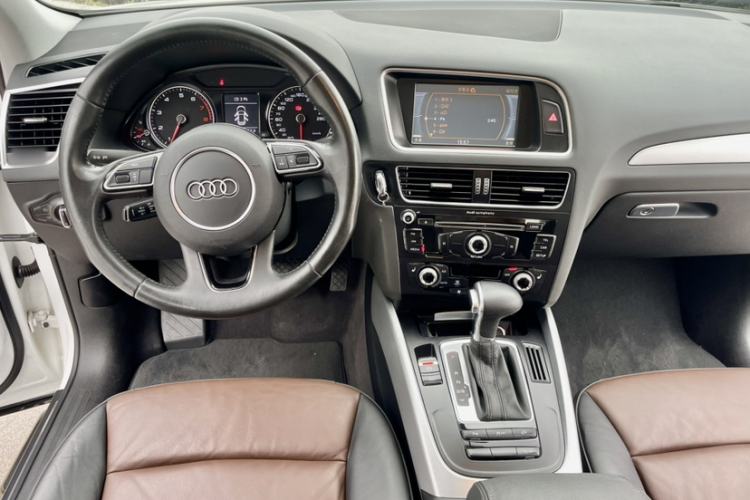 Used Audi Q5 2016 40 TFSI Technology Edition Steering Wheel