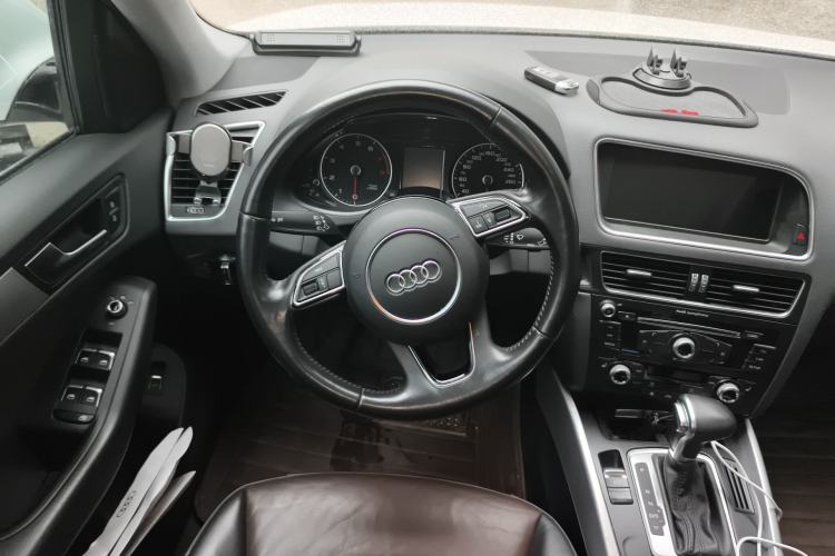Used Audi Q5 2016 40 TFSI Technology Edition Steering Wheel