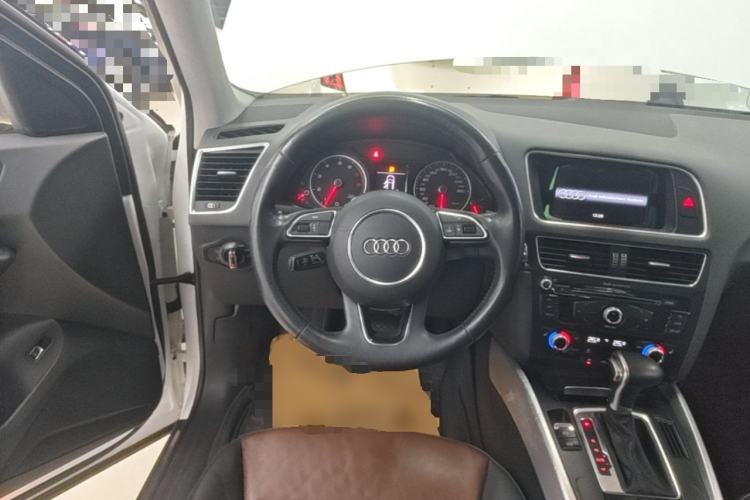 Used Audi Q5 2016 40 TFSI Technology Edition Steering Wheel