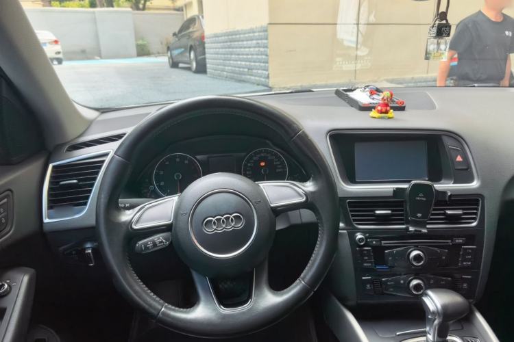 Used Audi Q5 2016 40 TFSI Trendy Edition Steering Wheel