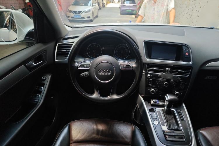 Used Audi Q5 2016 40 TFSI Technology Edition Steering Wheel