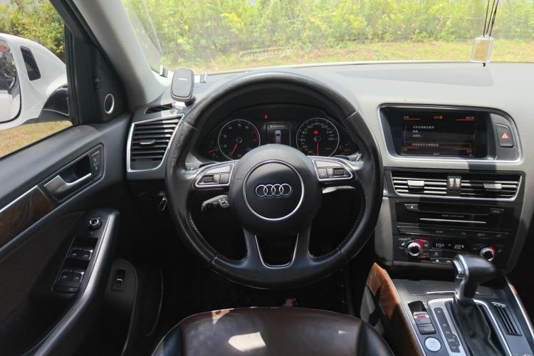 Used Audi Q5 2016 40 TFSI Comfort Model Steering Wheel