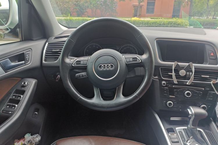 Used Audi Q5 2016 40 TFSI Technology Edition Steering Wheel