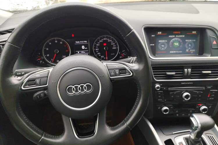 Used Audi Q5 2016 40 TFSI Technology Edition Steering Wheel