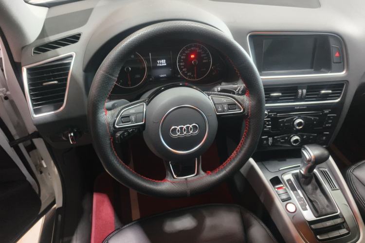 Used Audi Q5 2016 40 TFSI Trendy Edition Steering Wheel