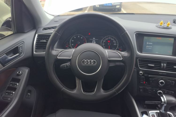 Used Audi Q5 2016 40 TFSI Trendy Edition Steering Wheel