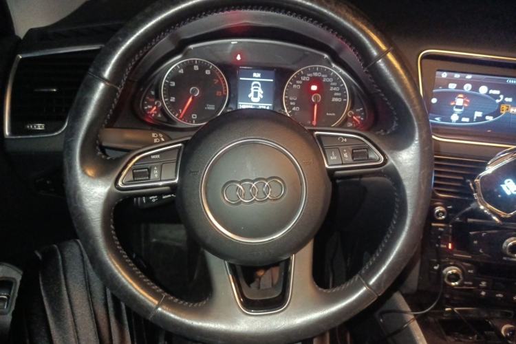 Used Audi Q5 2016 40 TFSI Technology Edition Steering Wheel