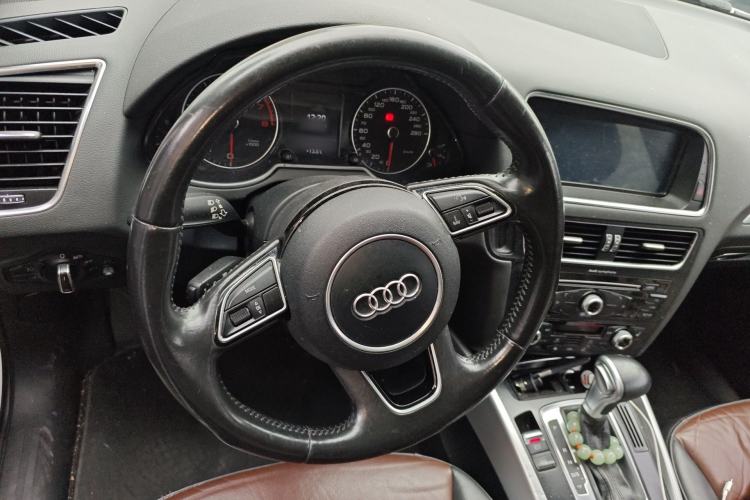 Used Audi Q5 2016 40 TFSI Technology Edition Steering Wheel