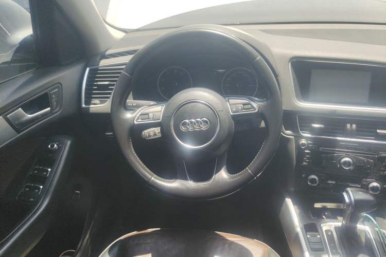 Used Audi Q5 2016 40 TFSI Technology Edition Steering Wheel