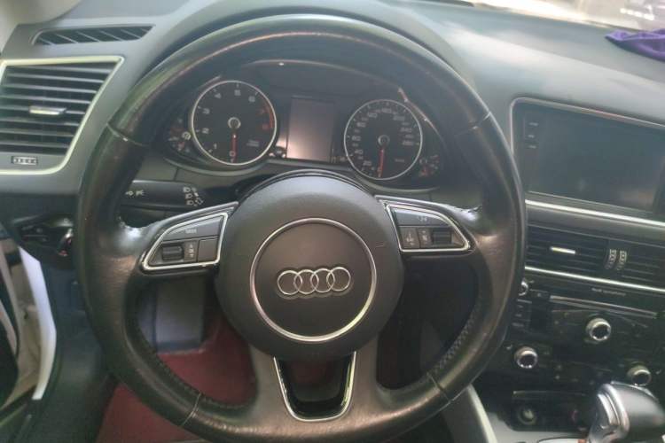 Used Audi Q5 2016 40 TFSI Technology Edition Steering Wheel