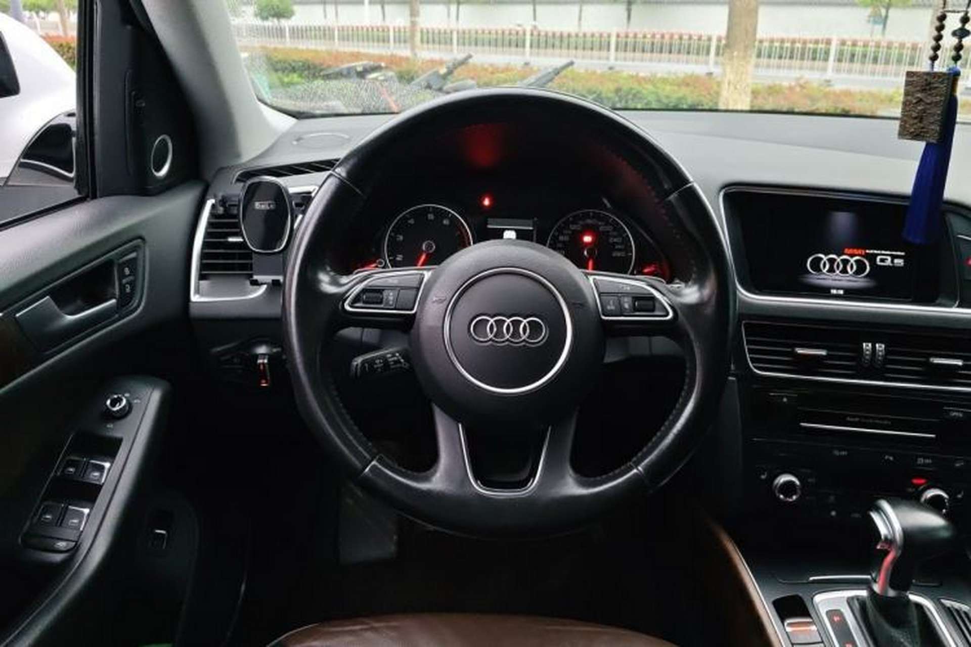 Used Audi Q5 2016 40 TFSI Comfort Model Steering Wheel