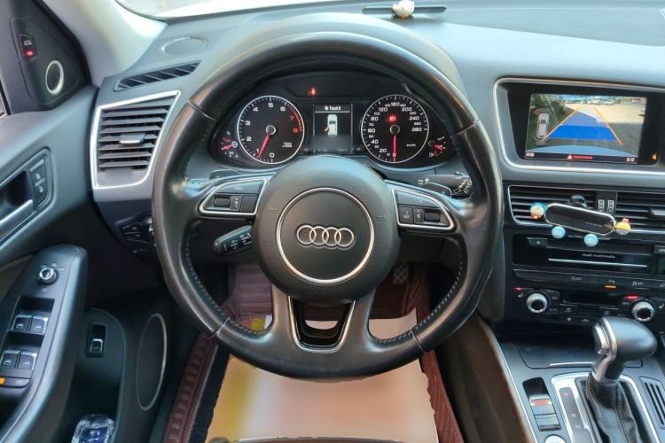 Used Audi Q5 2016 40 TFSI Technology Edition Steering Wheel