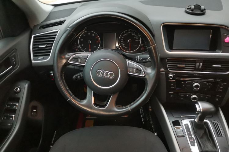 Used Audi Q5 2016 40 TFSI Technology Edition Steering Wheel
