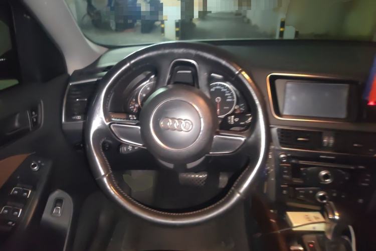 Used Audi Q5 2016 40 TFSI Trendy Edition Steering Wheel