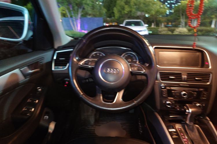 Used Audi Q5 2016 40 TFSI Technology Edition Steering Wheel