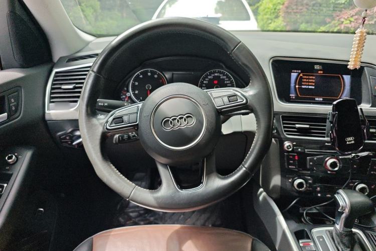 Used Audi Q5 2016 40 TFSI Technology Edition Steering Wheel