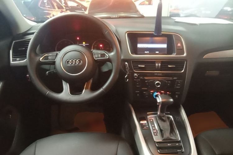 Used Audi Q5 2016 40 TFSI Trendy Edition Steering Wheel