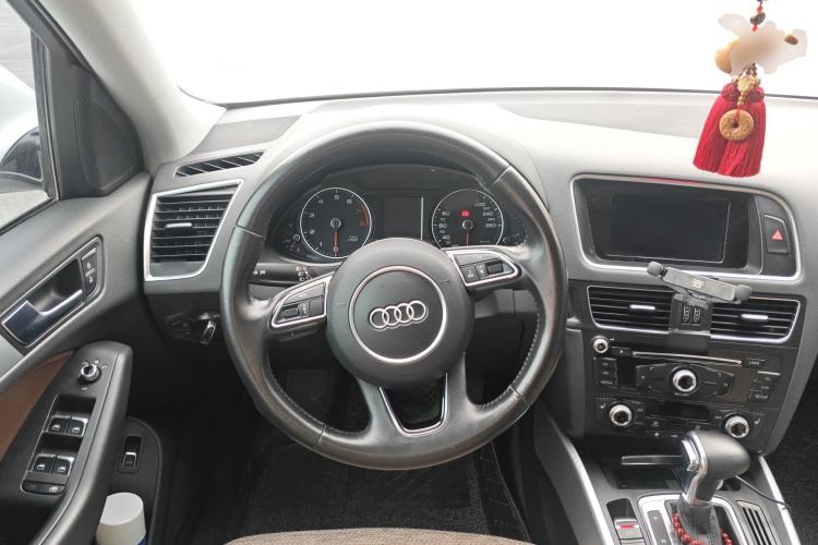 Used Audi Q5 2016 40 TFSI Technology Edition Steering Wheel