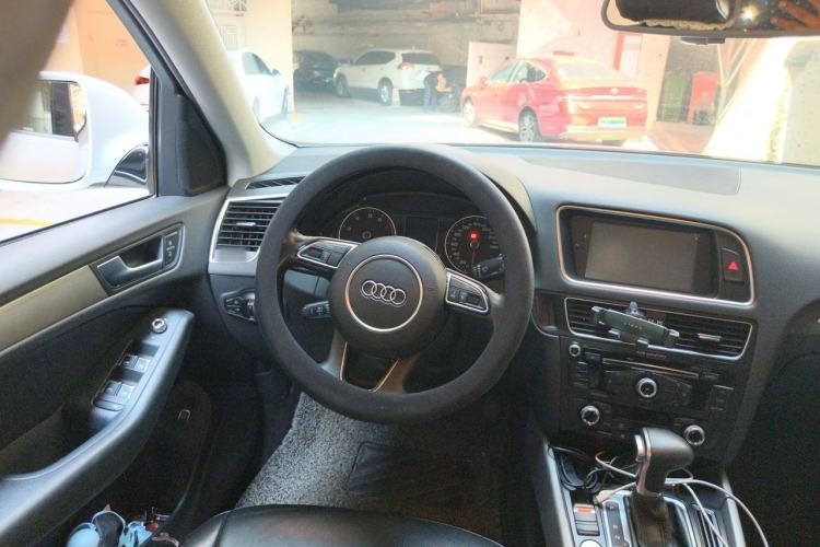 Used Audi Q5 2016 40 TFSI Technology Edition Steering Wheel