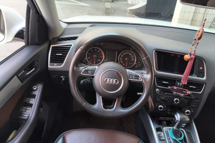 Used Audi Q5 2016 40 TFSI Technology Edition Steering Wheel