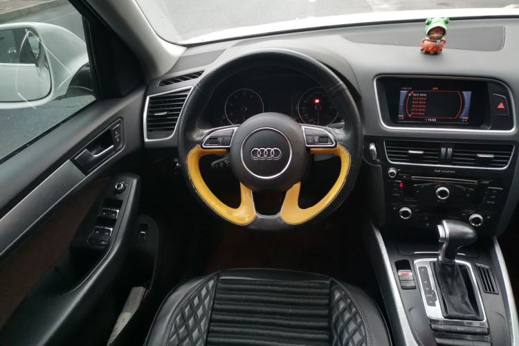 Used Audi Q5 2016 40 TFSI Comfort Model Steering Wheel
