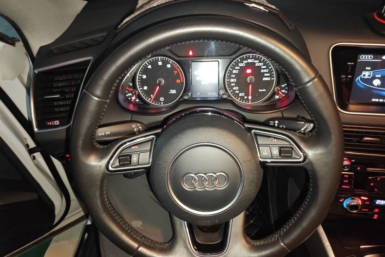 Used Audi Q5 2016 40 TFSI Technology Edition Steering Wheel