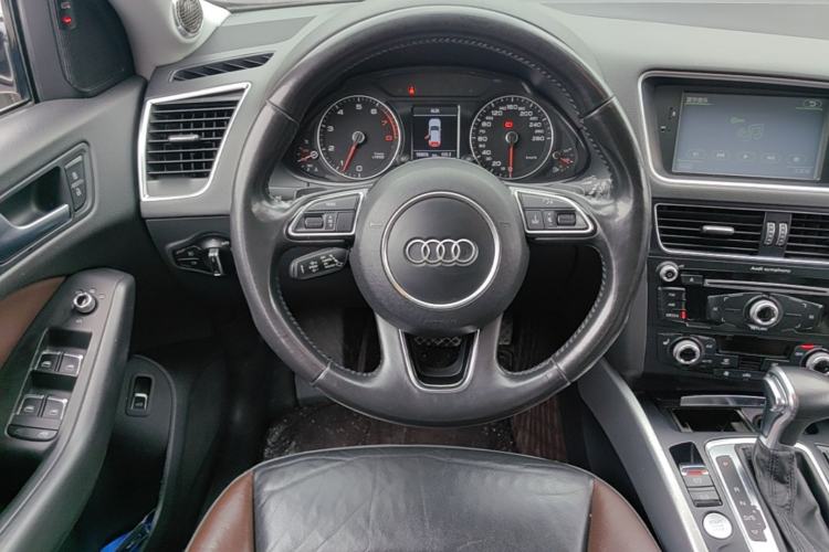 Used Audi Q5 2016 40 TFSI Technology Edition Steering Wheel