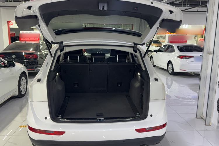 Used Audi Q5 2016 40 TFSI Technology Edition Trunk