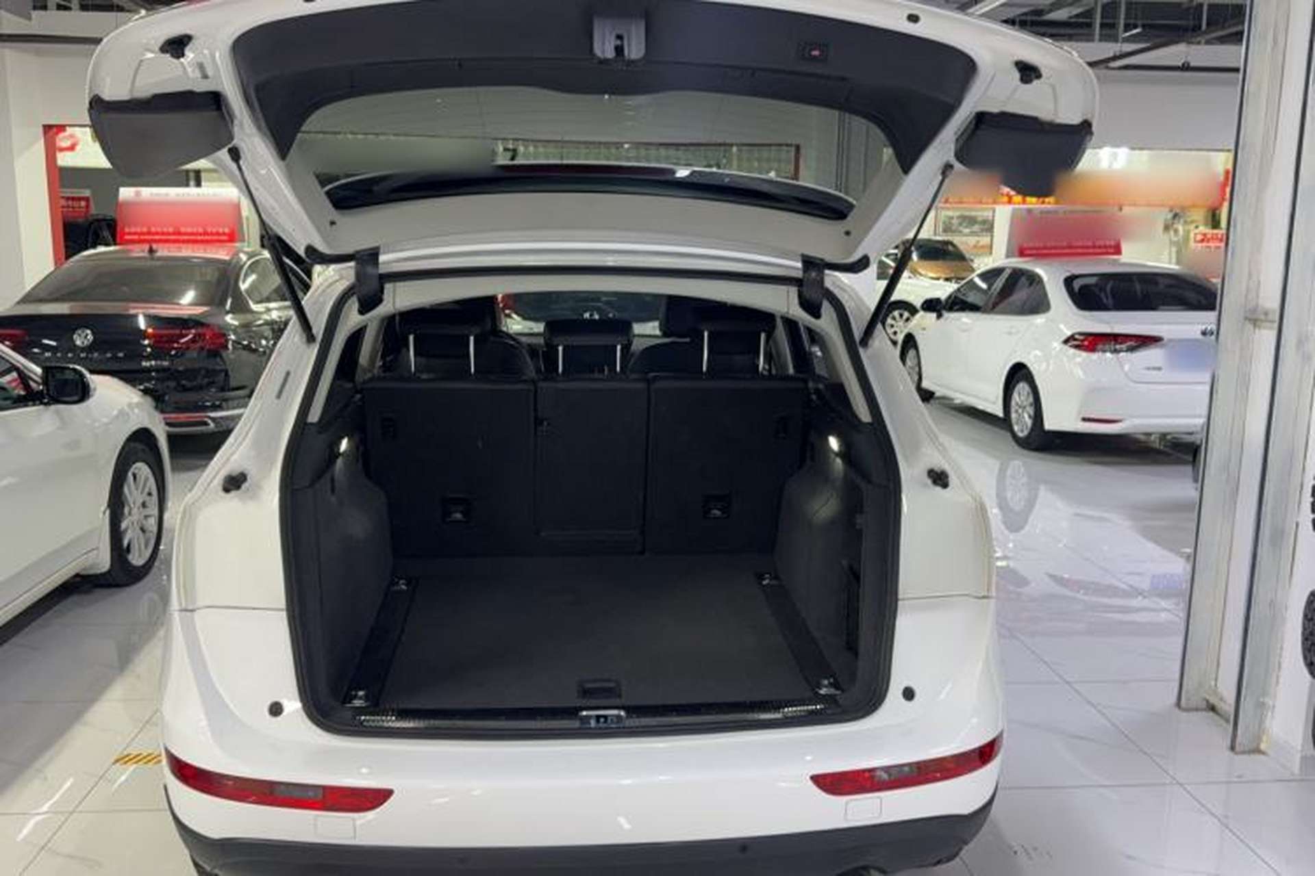 Used Audi Q5 2016 40 TFSI Technology Edition Trunk