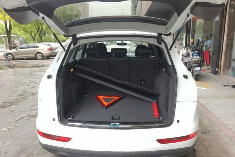Used Audi Q5 2016 40 TFSI Technology Edition Trunk