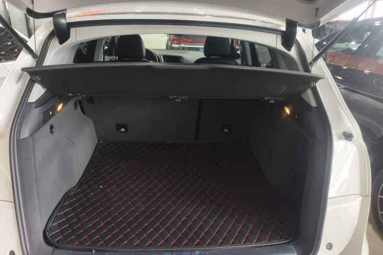 Used Audi Q5 2016 40 TFSI Trendy Edition Trunk