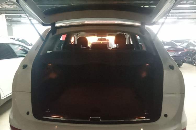 Used Audi Q5 2016 40 TFSI Trendy Edition Trunk