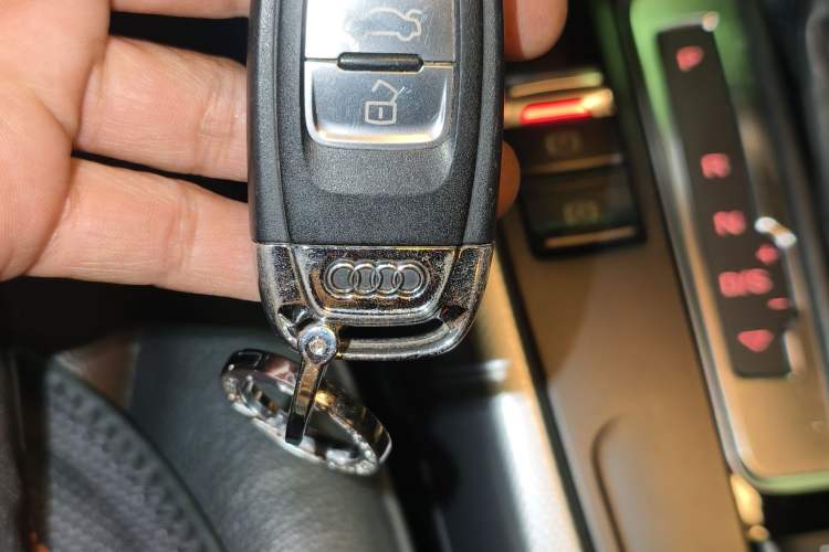 Used Audi Q5 2016 40 TFSI Technology Edition Vehicle Key