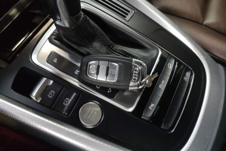 Used Audi Q5 2016 40 TFSI Technology Edition Vehicle Key