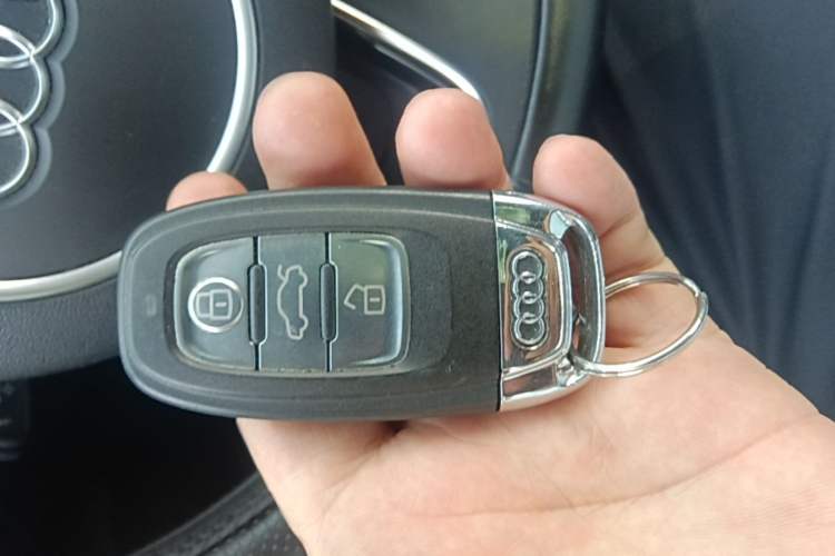 Used Audi Q5 2016 40 TFSI Technology Edition Vehicle Key