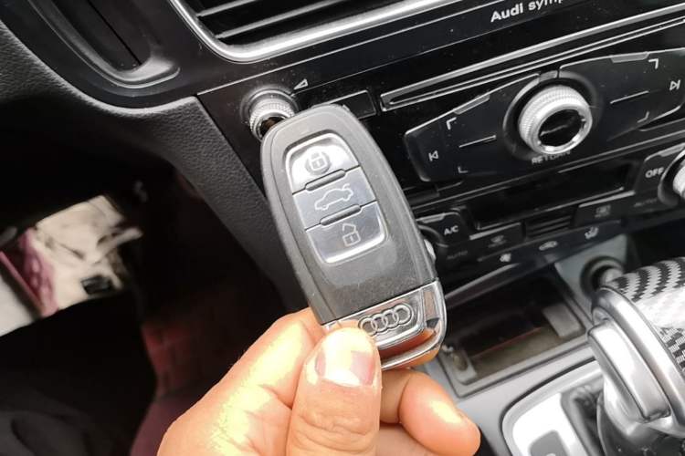Used Audi Q5 2016 40 TFSI Technology Edition Vehicle Key