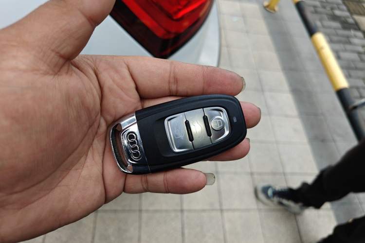 Used Audi Q5 2016 40 TFSI Trendy Edition Vehicle Key