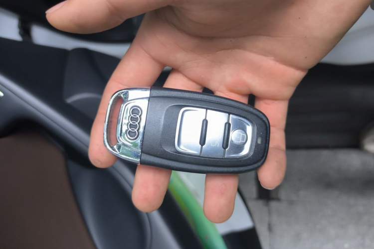 Used Audi Q5 2016 40 TFSI Technology Edition Vehicle Key