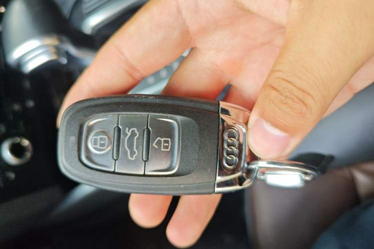 Used Audi Q5 2016 40 TFSI Technology Edition Vehicle Key