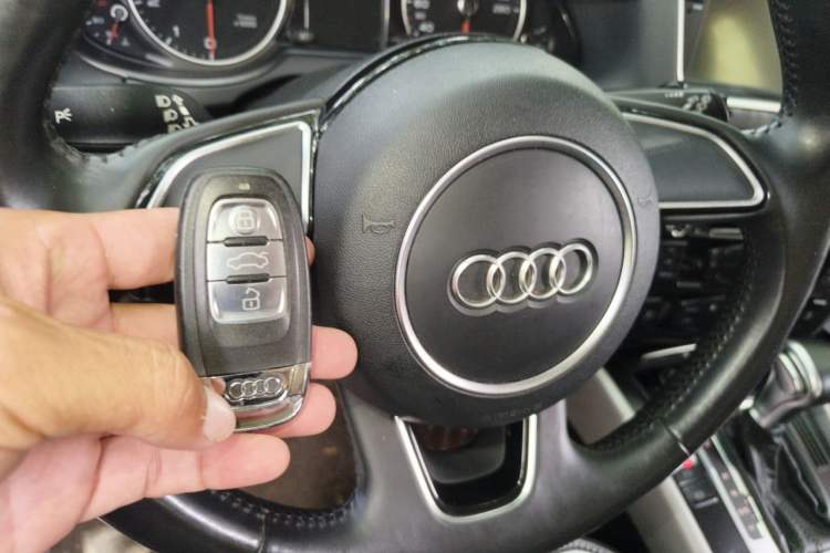 Used Audi Q5 2016 40 TFSI Trendy Edition Vehicle Key