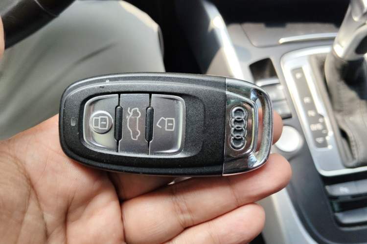 Used Audi Q5 2016 40 TFSI Technology Edition Vehicle Key