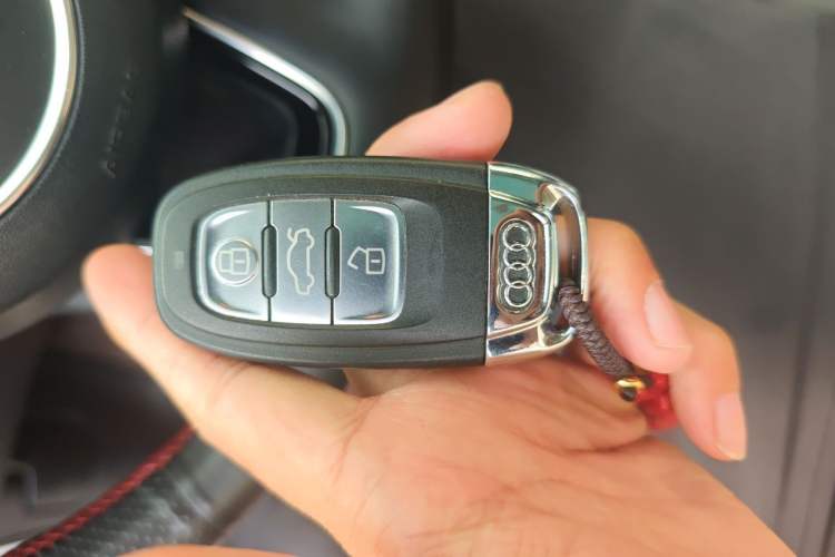 Used Audi Q5 2016 40 TFSI Technology Edition Vehicle Key