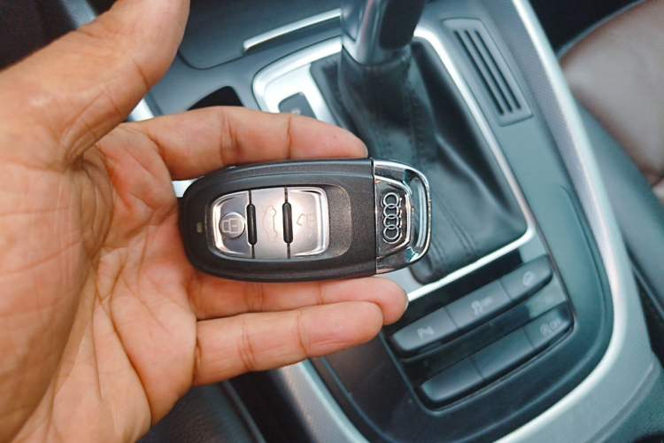 Used Audi Q5 2016 40 TFSI Technology Edition Vehicle Key